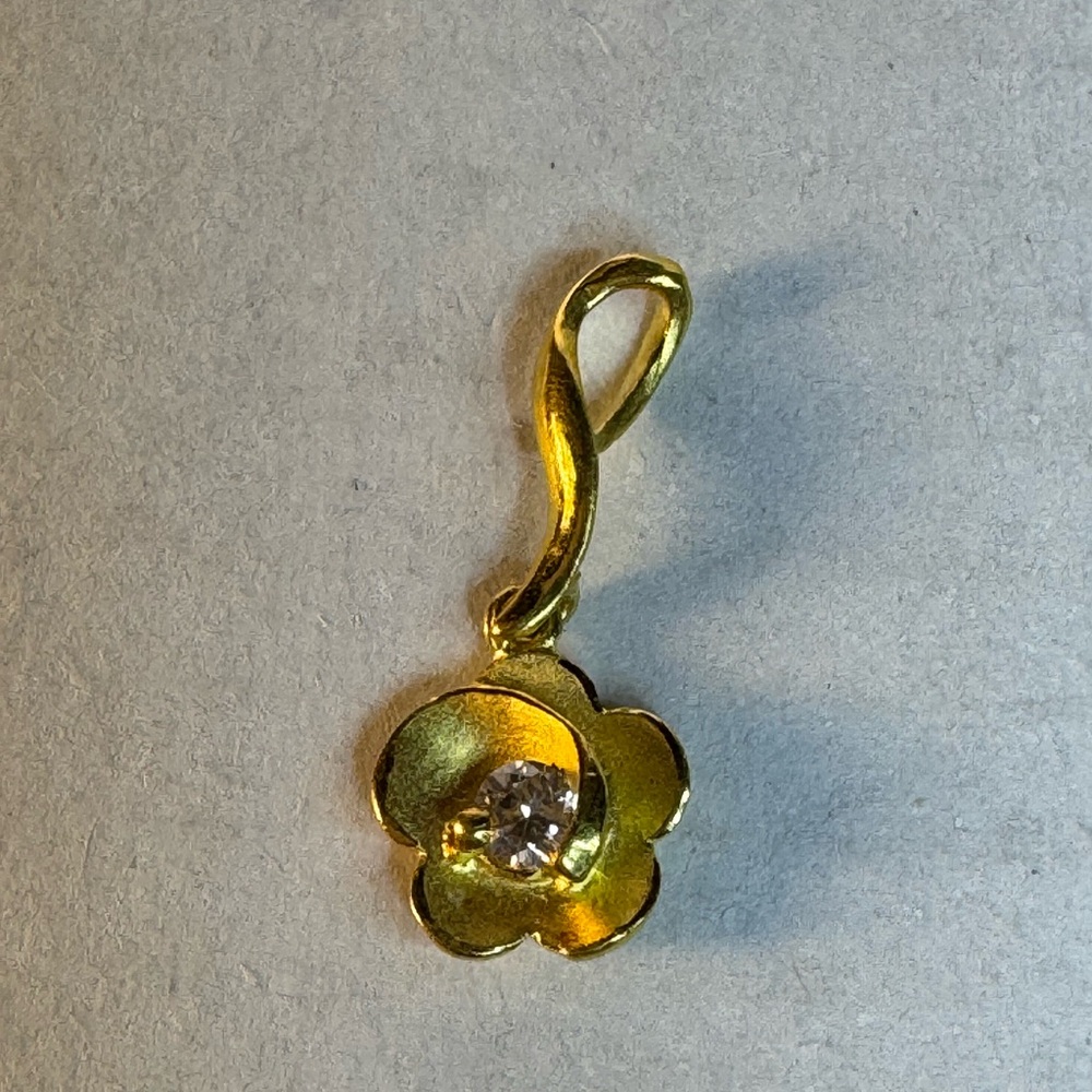 24KT 99.99% Yellow Gold Flower Diamond Pendant